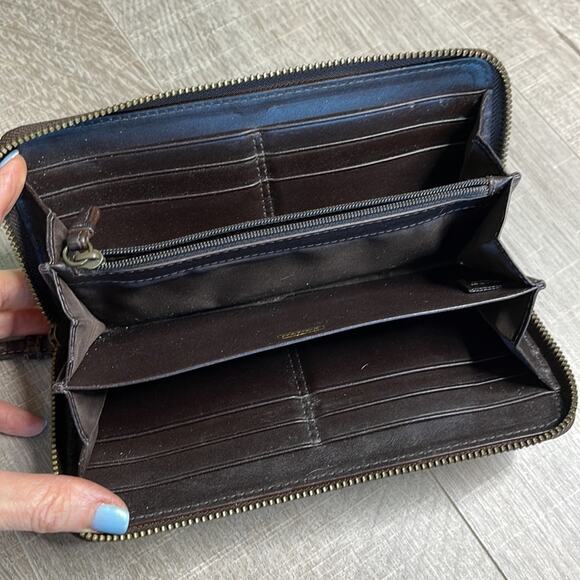 COACH Women’s Brown Leather Zip Around Wallet - Picture 12 of 13